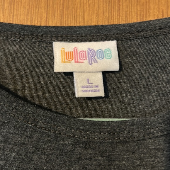 LulaRoe Randy top - Picture 2 of 3